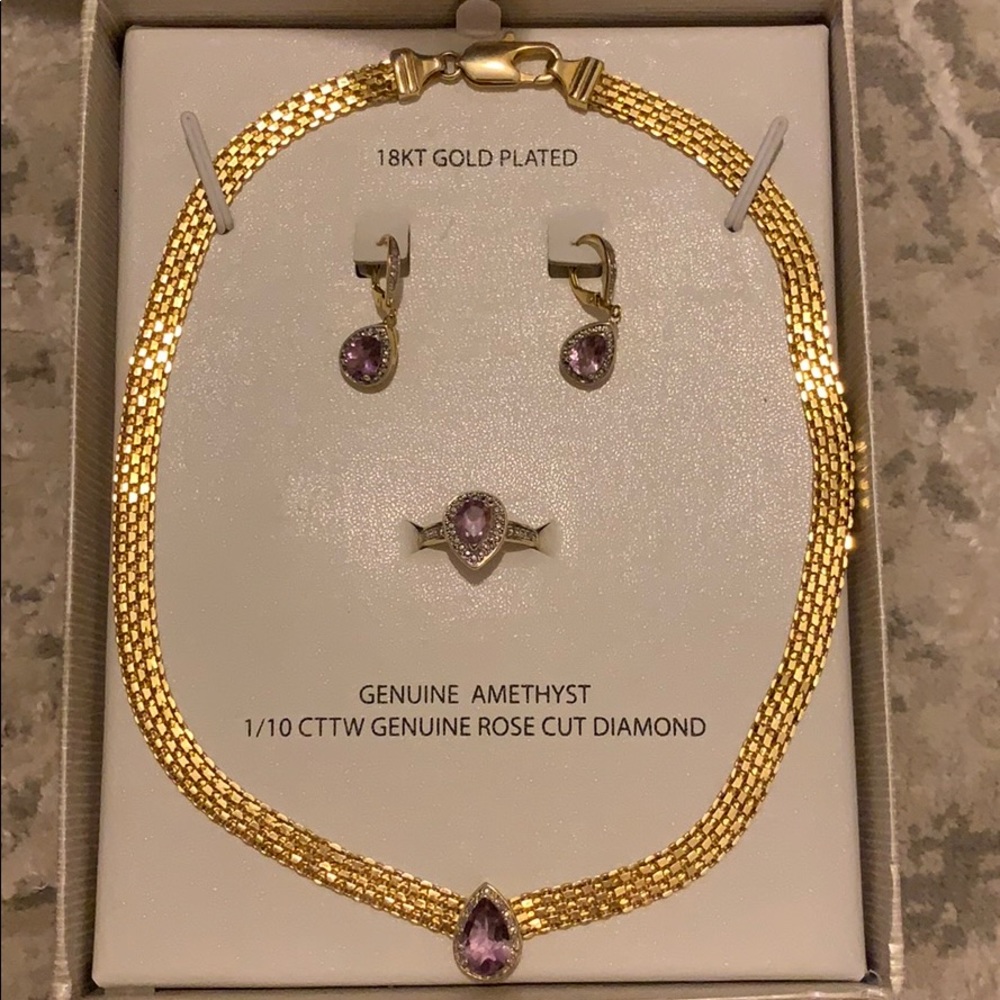 Victoria Townsend  set